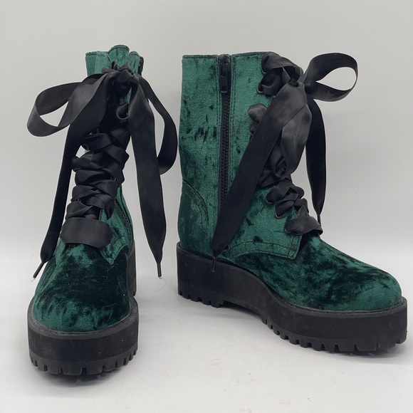 Dolls Kill Emerald Green Velvet Platform Combat Boots Goth Grunge Lace Up Size 7 - Picture 2 of 7